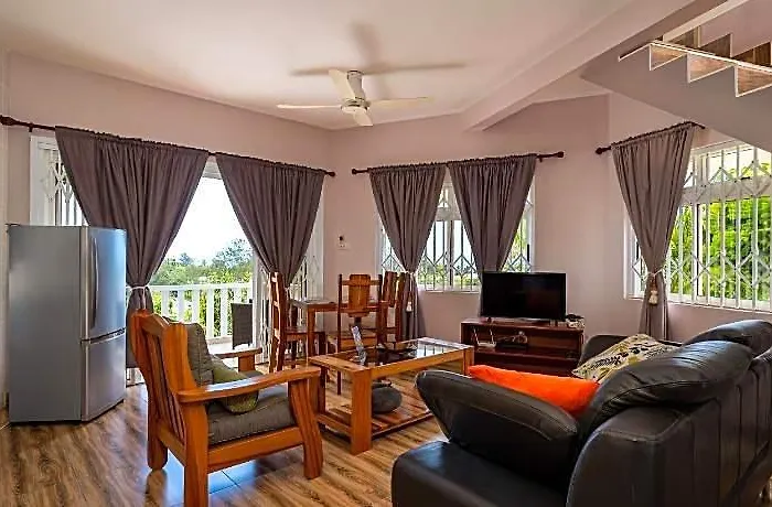 Au Cap Self Catering Hotell